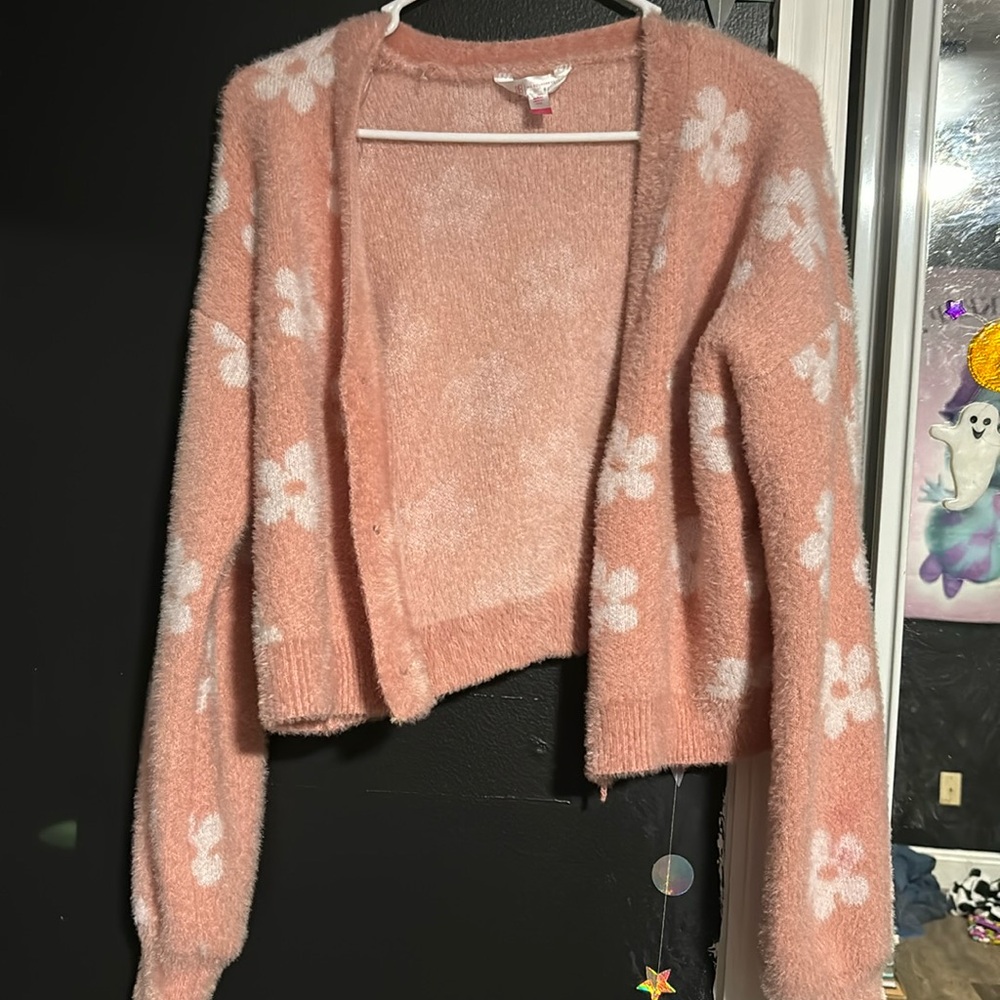 No Boundaries XL pink and white floral sweater